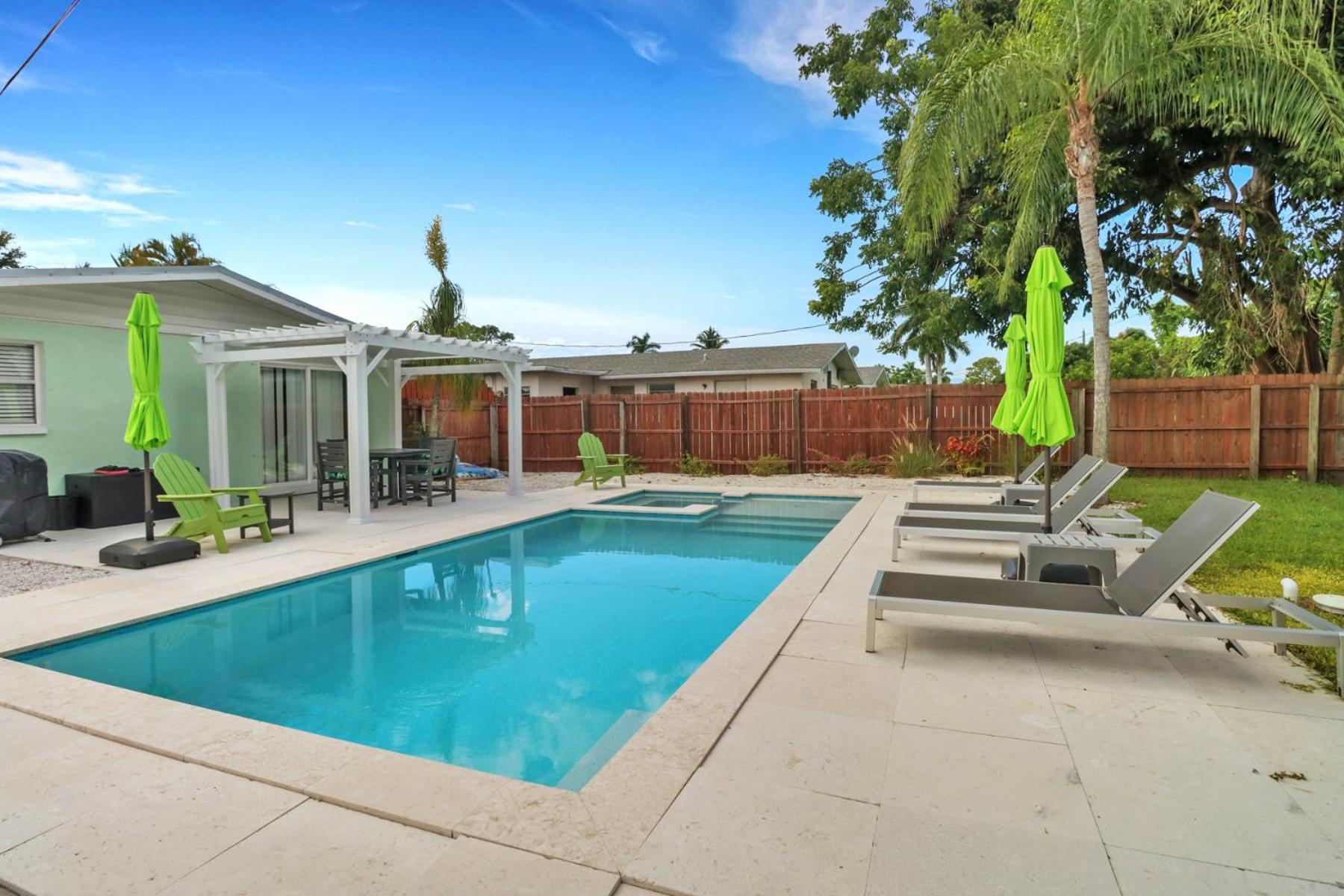 Little Beach House W/ Pool&Spa - 5 Minutes To Vanderbilt Beach North North Naples Exteriör bild