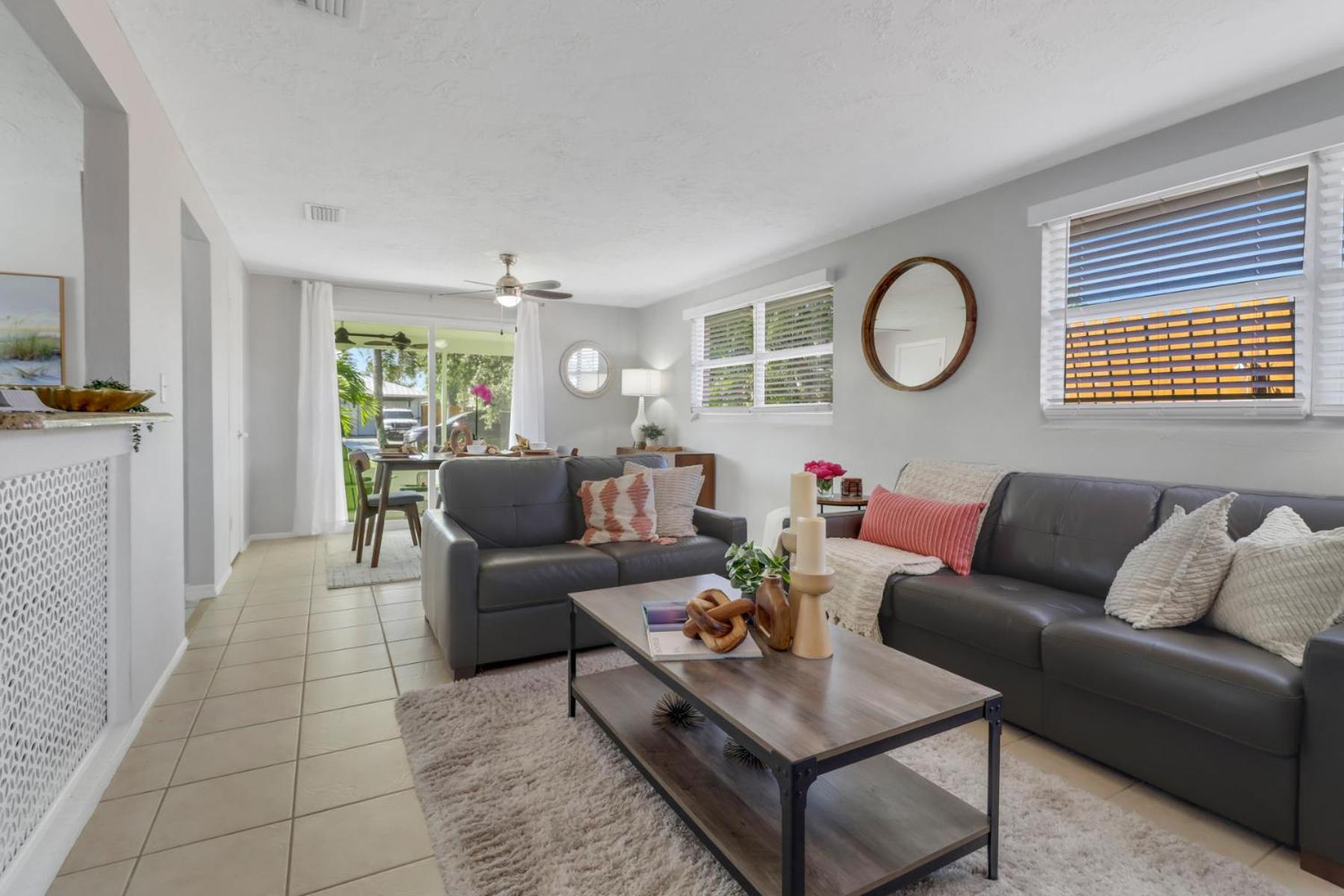 Little Beach House W/ Pool&Spa - 5 Minutes To Vanderbilt Beach North North Naples Exteriör bild