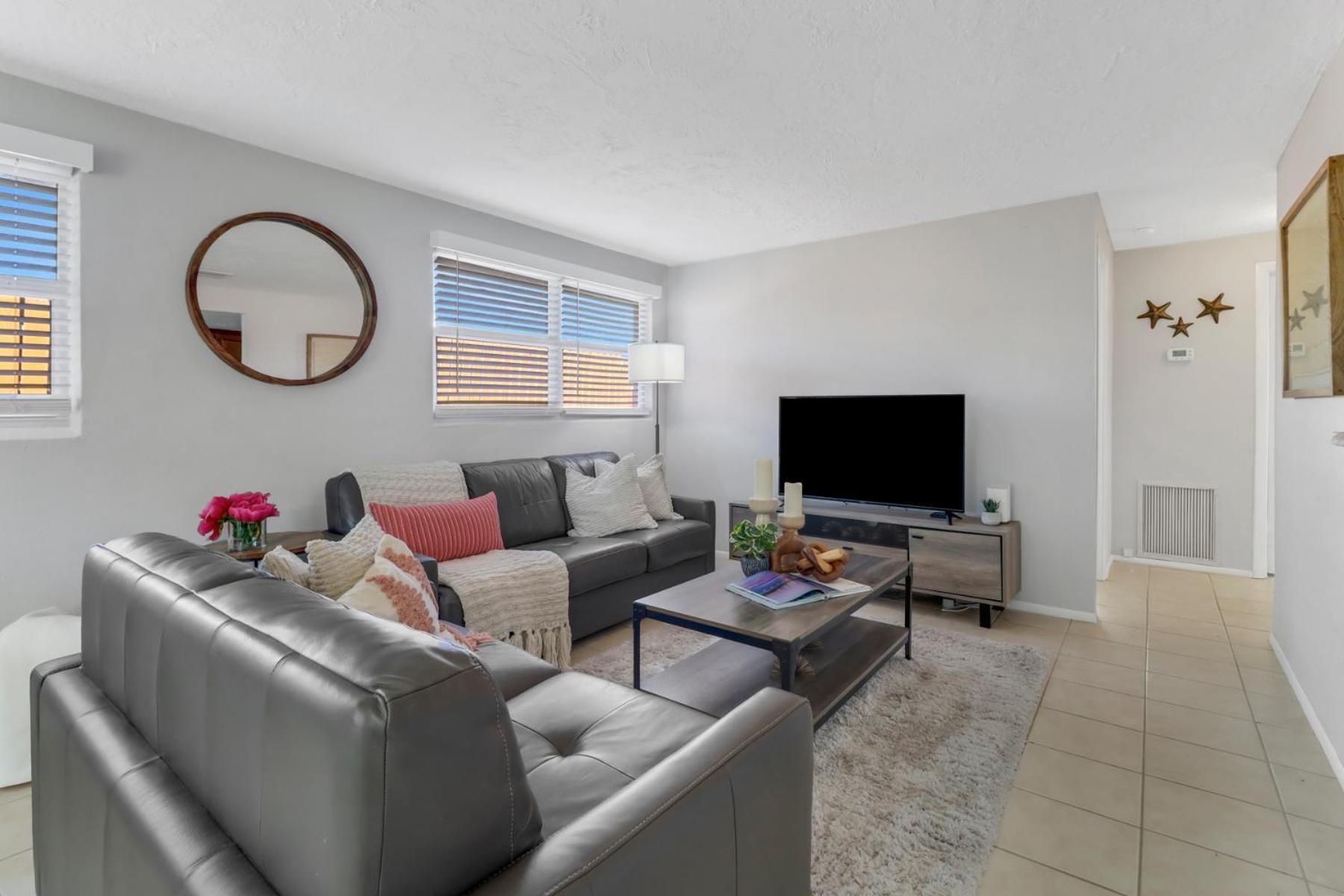 Little Beach House W/ Pool&Spa - 5 Minutes To Vanderbilt Beach North North Naples Exteriör bild