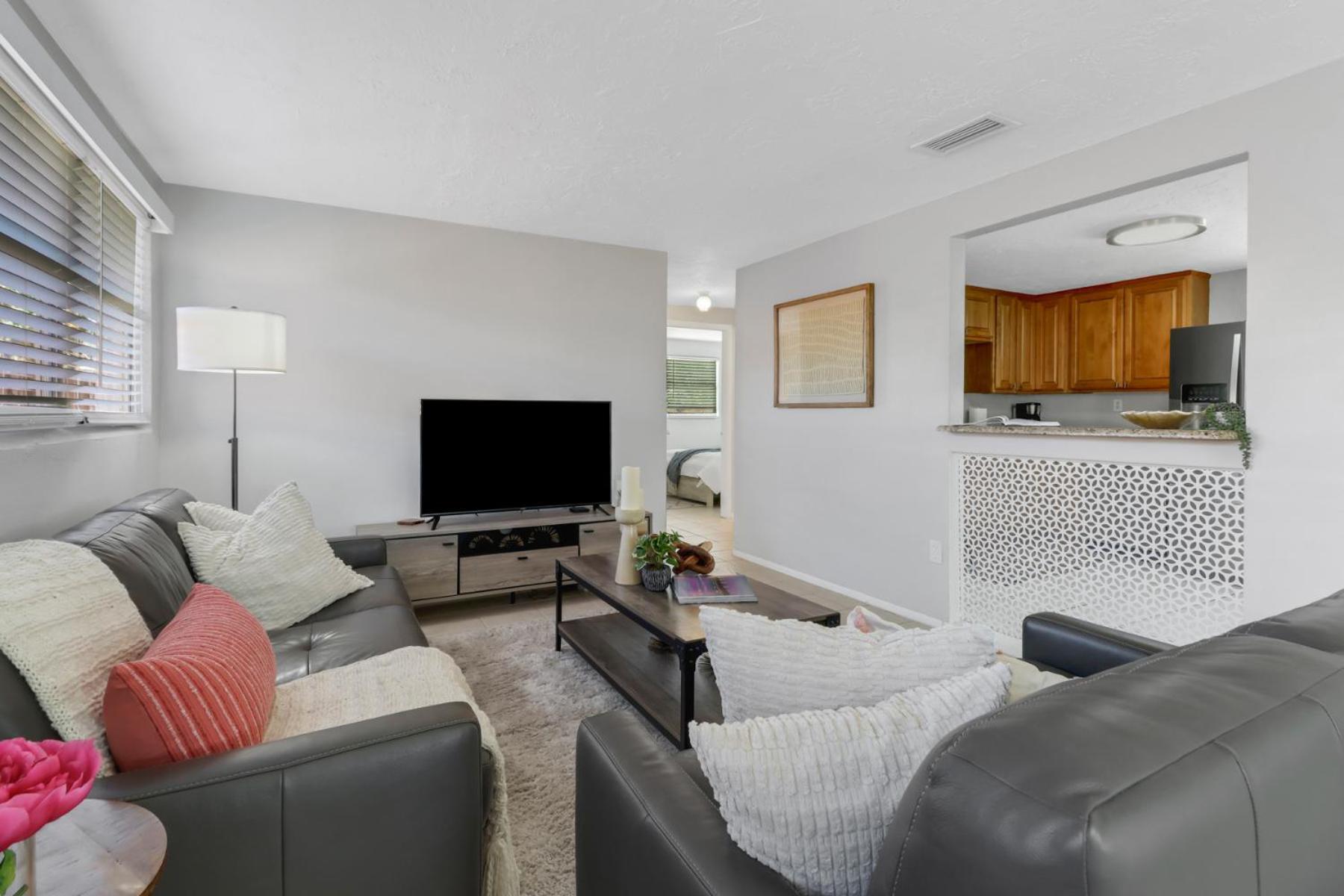 Little Beach House W/ Pool&Spa - 5 Minutes To Vanderbilt Beach North North Naples Exteriör bild